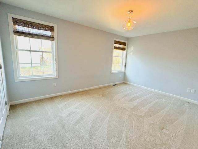 Epping, New Hampshire 03042, United States, 2 Bedrooms Bedrooms, ,2 BathroomsBathrooms,Residential,Pending,109018