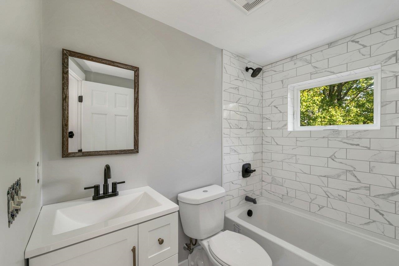 Barnstead, New Hampshire 03225, United States, 3 Bedrooms Bedrooms, ,2 BathroomsBathrooms,Residential,Active,190480