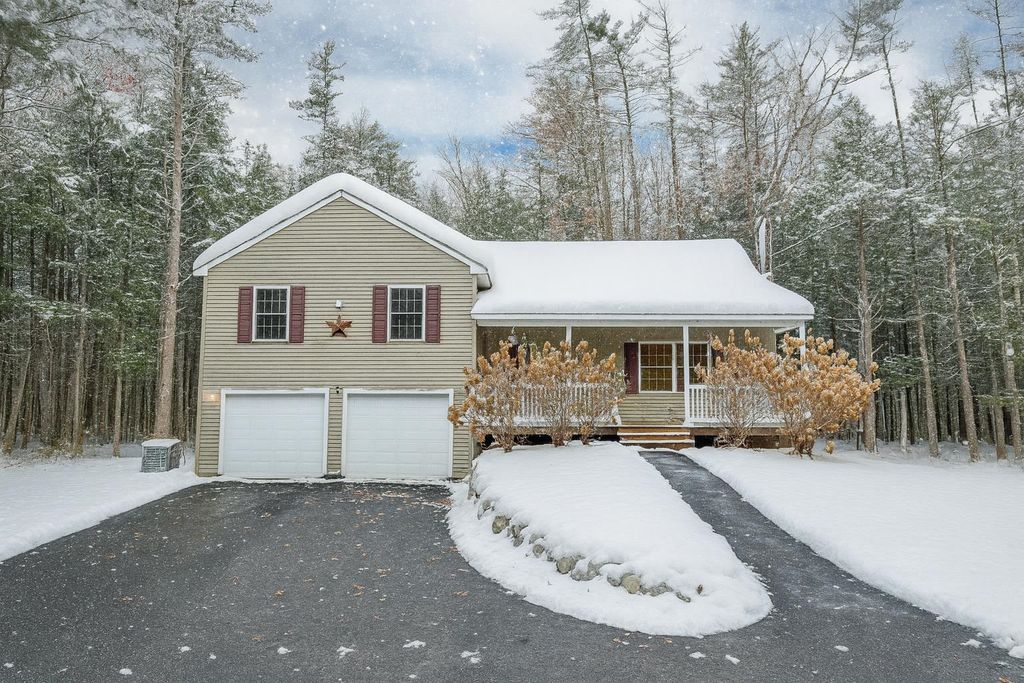 Photo of 16 Buckingham Terrace, Moultonborough, NH 03254 (MLS # 5069448)