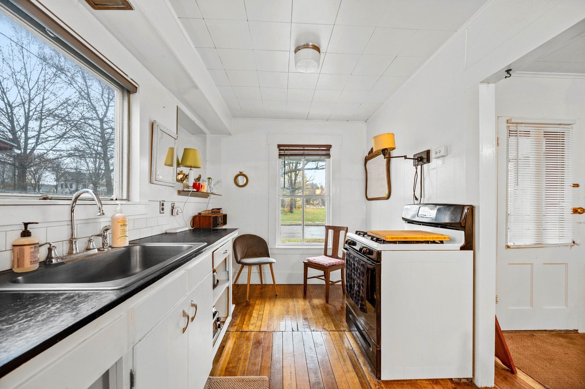 Morristown, Vermont 05661, United States, 3 Bedrooms Bedrooms, ,2 BathroomsBathrooms,Residential,Active,241510