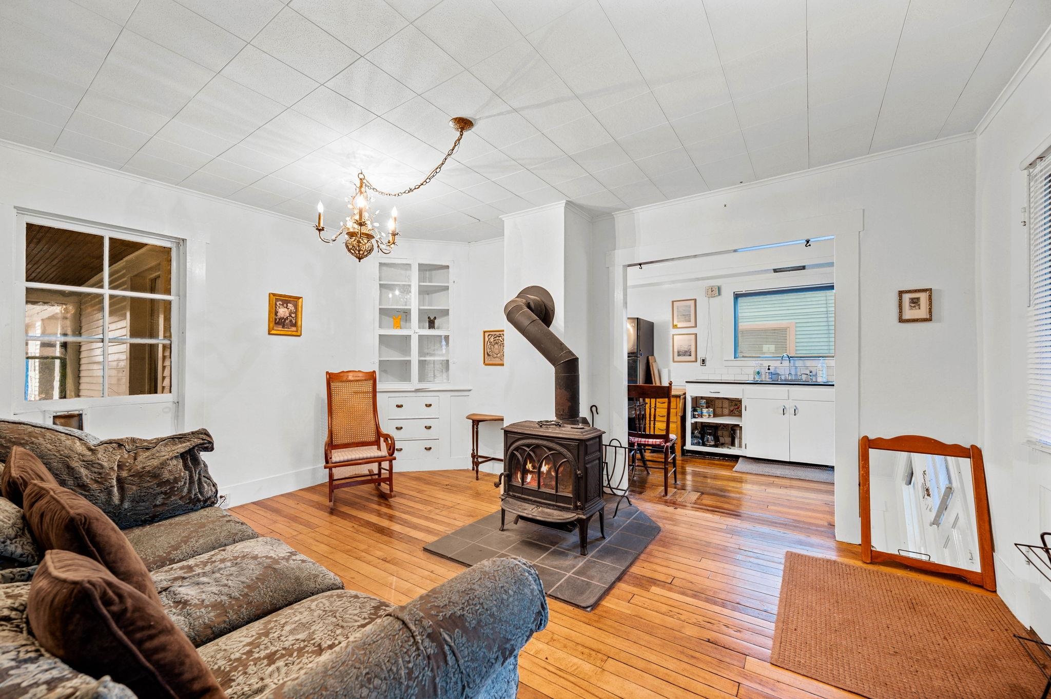 Morristown, Vermont 05661, United States, 3 Bedrooms Bedrooms, ,2 BathroomsBathrooms,Residential,Active,241510