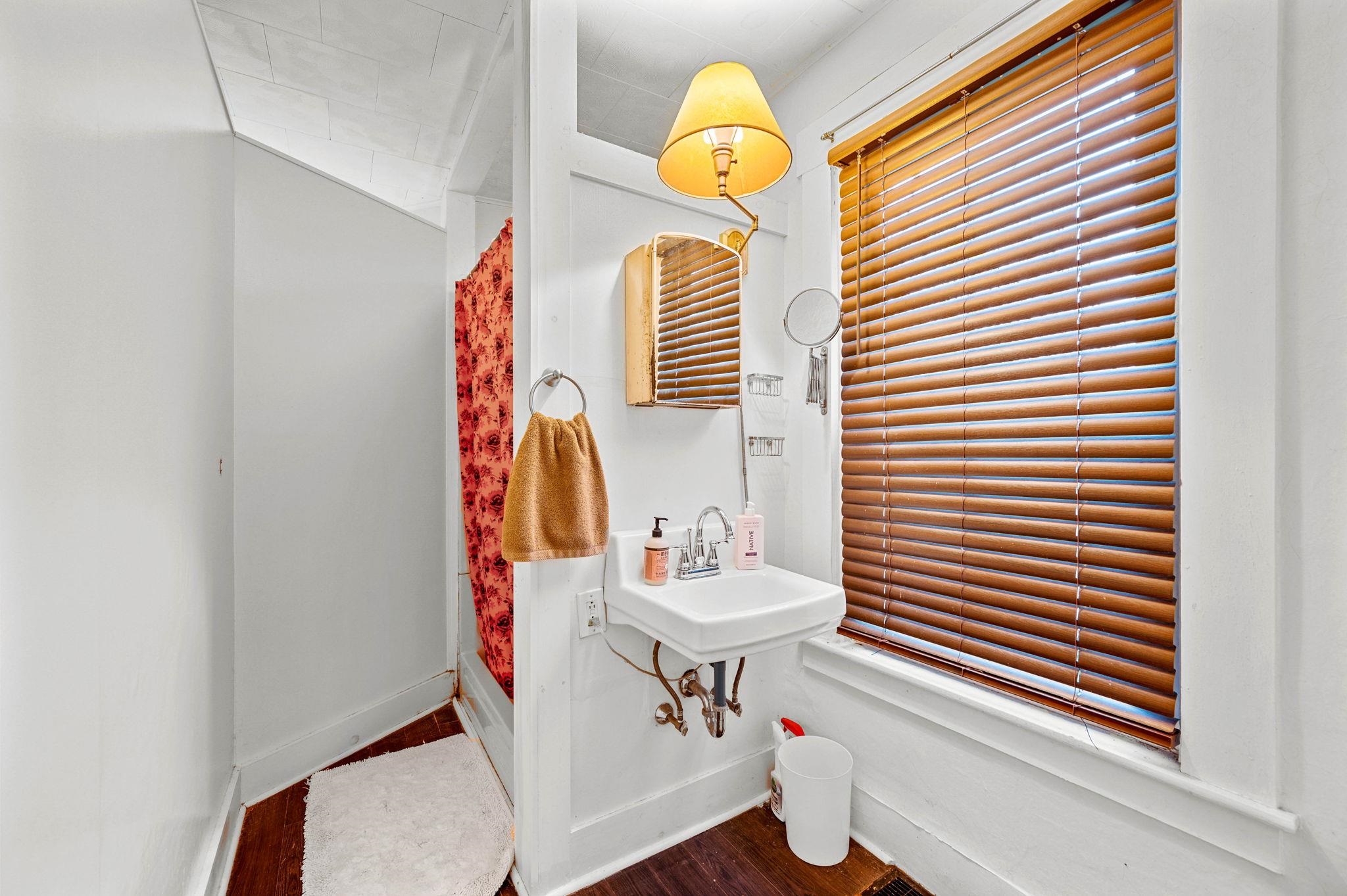 Morristown, Vermont 05661, United States, 3 Bedrooms Bedrooms, ,2 BathroomsBathrooms,Residential,Active,241510