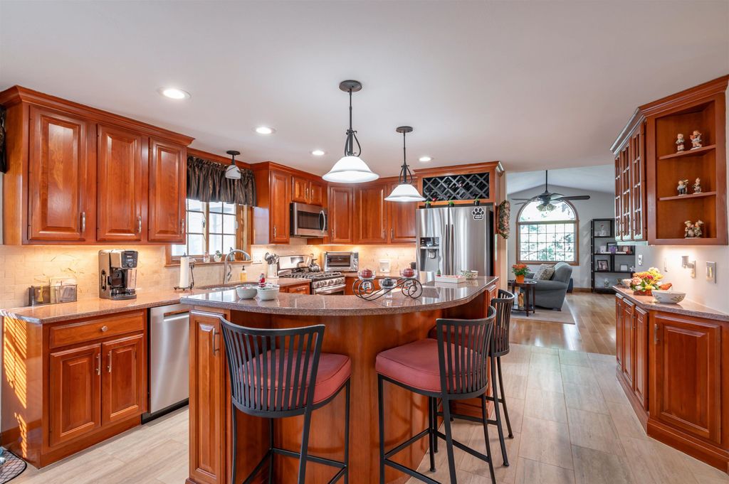 Photo of 61 Spindlewick Drive, Nashua, NH 03062 (MLS # 5071206)