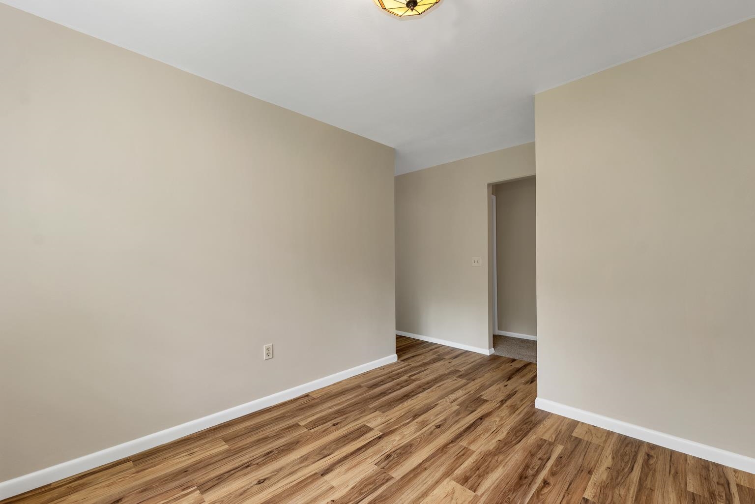 Loudon, New Hampshire 03307, United States, 3 Bedrooms Bedrooms, ,1 BathroomBathrooms,Residential,Active,135556