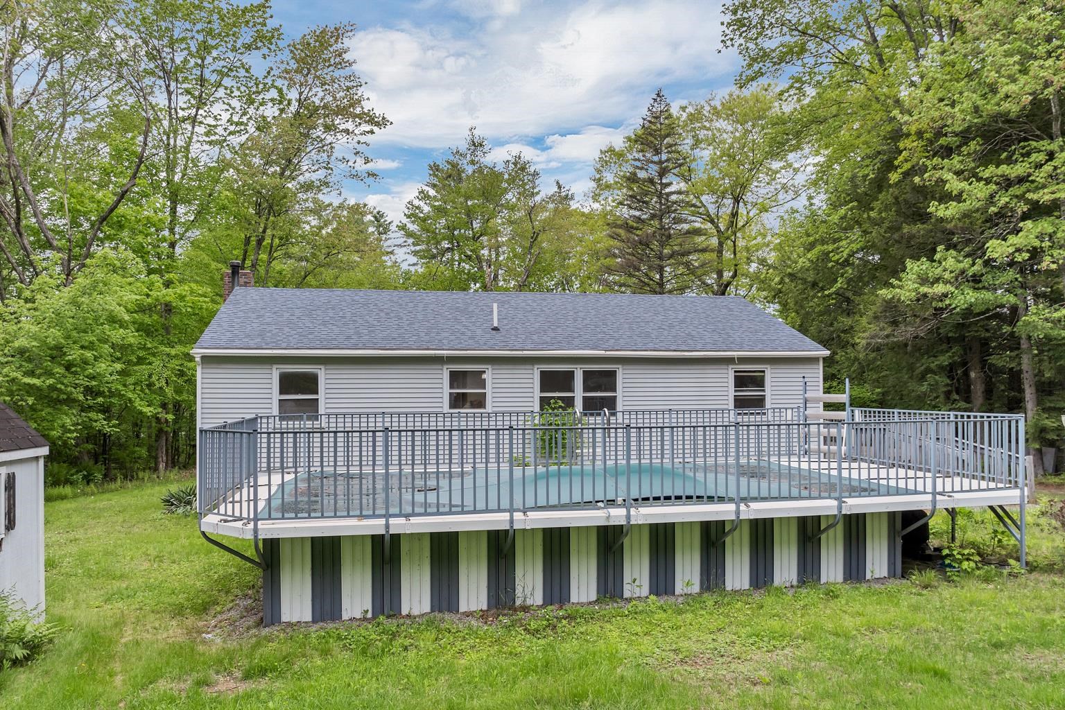 Loudon, New Hampshire 03307, United States, 3 Bedrooms Bedrooms, ,1 BathroomBathrooms,Residential,Active,135556