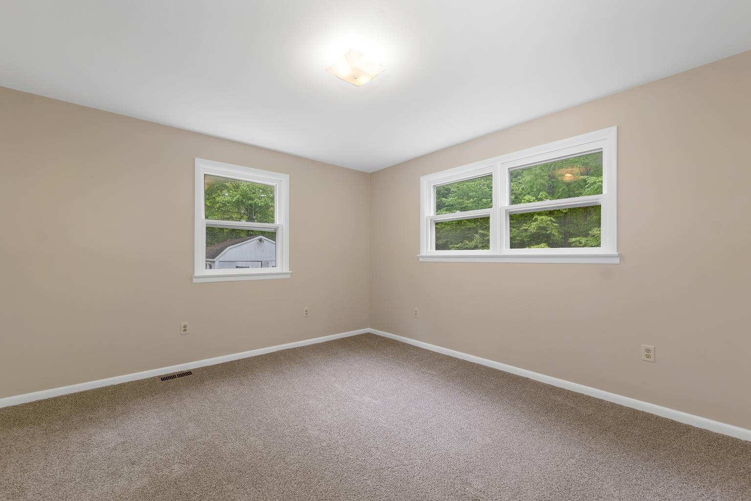 Loudon, New Hampshire 03307, United States, 3 Bedrooms Bedrooms, ,1 BathroomBathrooms,Residential,Active,135556