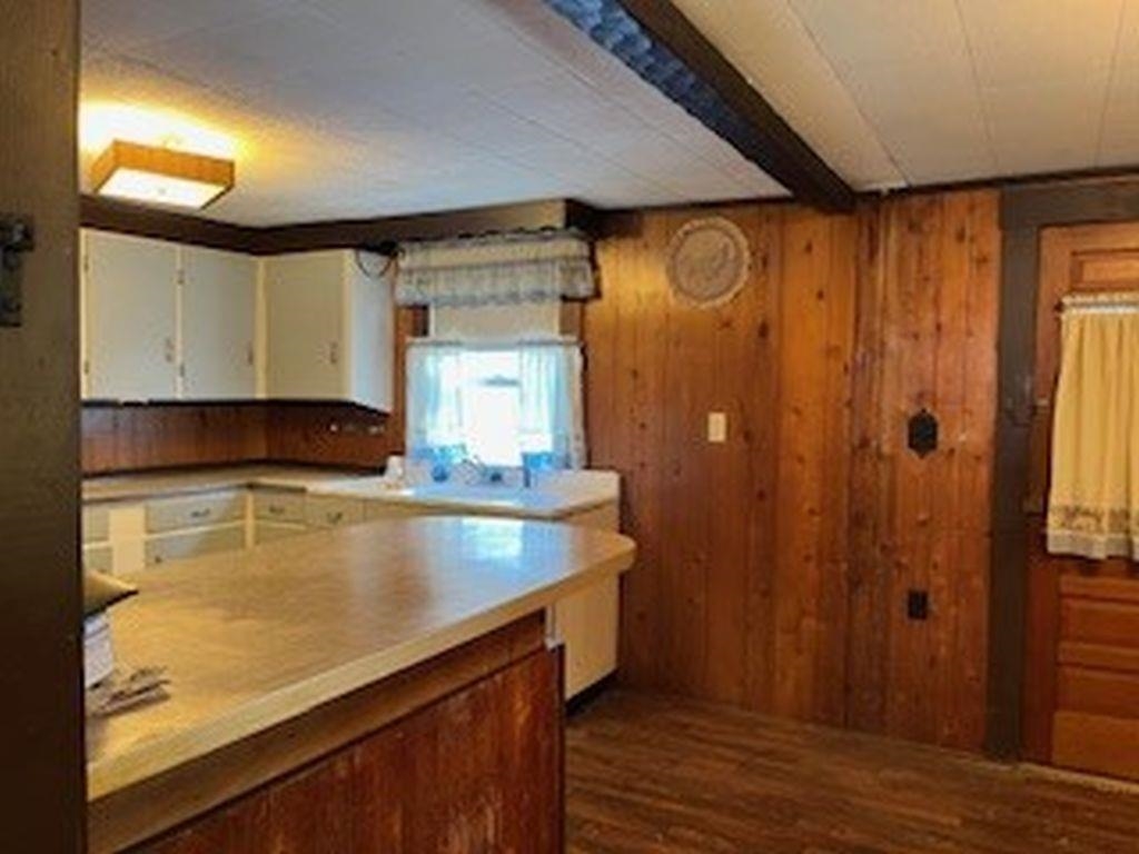 1360 Woodbury Avenue