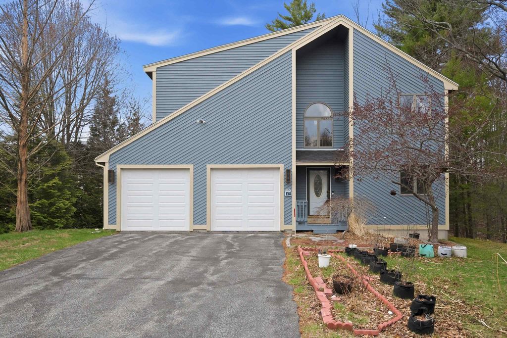Photo of 47 Drew Woods Drive, Derry, NH 03038 (MLS # 5076995)