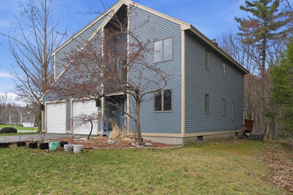 Photo of 47 Drew Woods Drive, Derry, NH 03038 (MLS # 5076995)