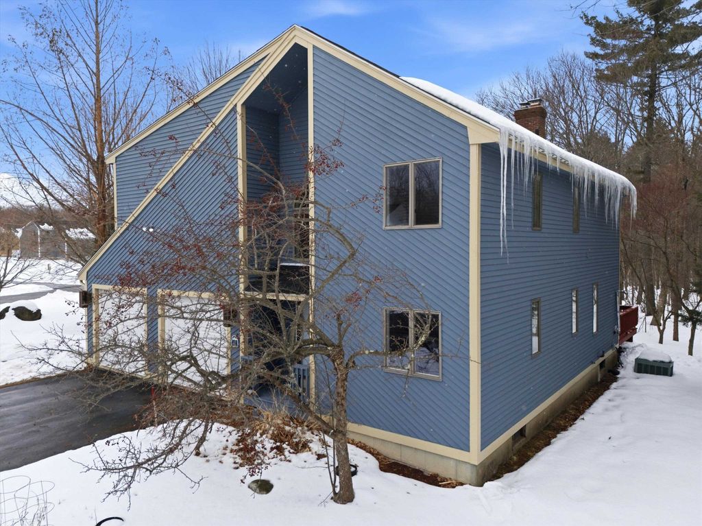 Photo of 47 Drew Woods Drive, Derry, NH 03038 (MLS # 5076995)