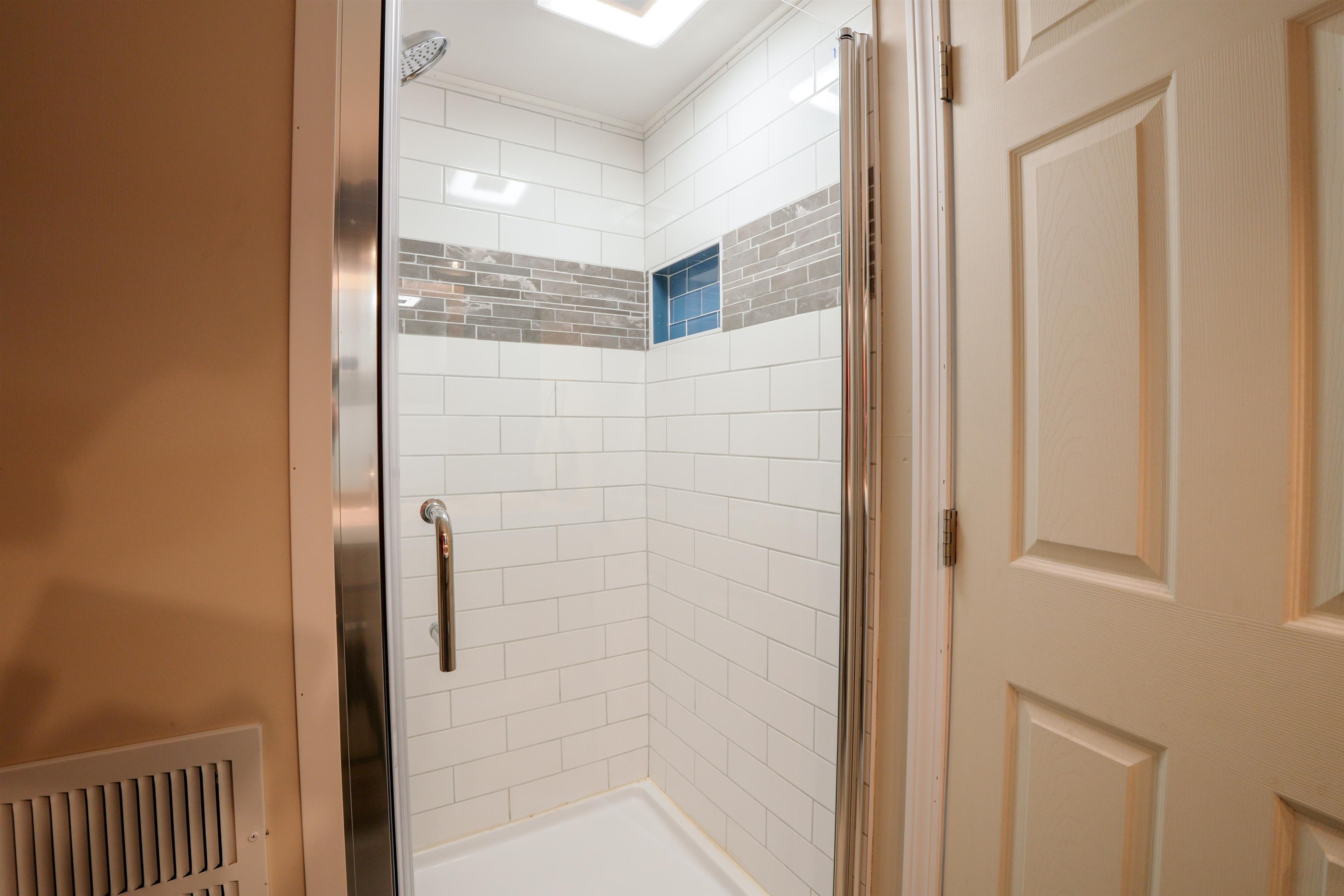 Nashua, New Hampshire 03060, United States, 3 Bedrooms Bedrooms, ,2 BathroomsBathrooms,Residential,Active,149060