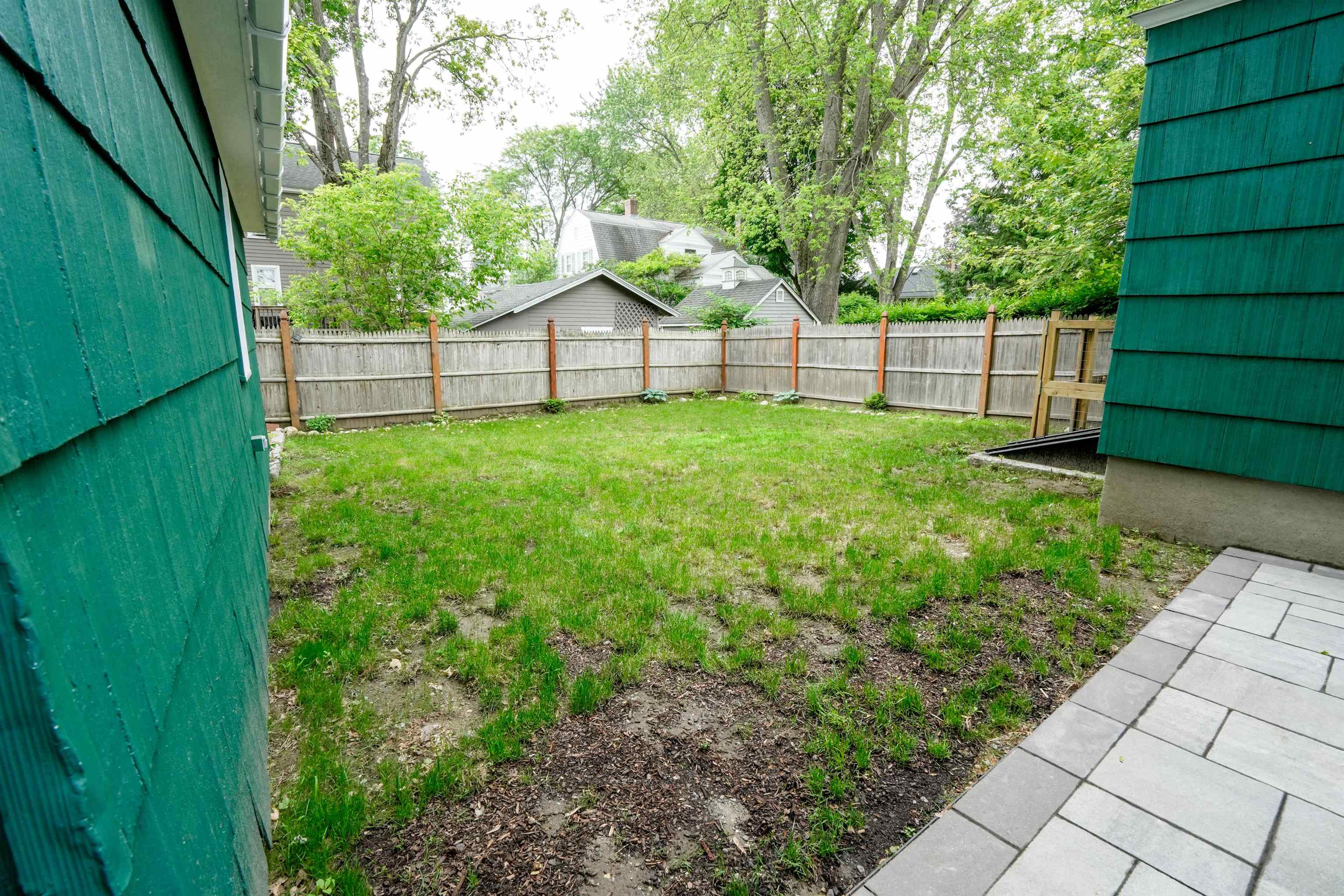 Nashua, New Hampshire 03060, United States, 3 Bedrooms Bedrooms, ,2 BathroomsBathrooms,Residential,Active,149060