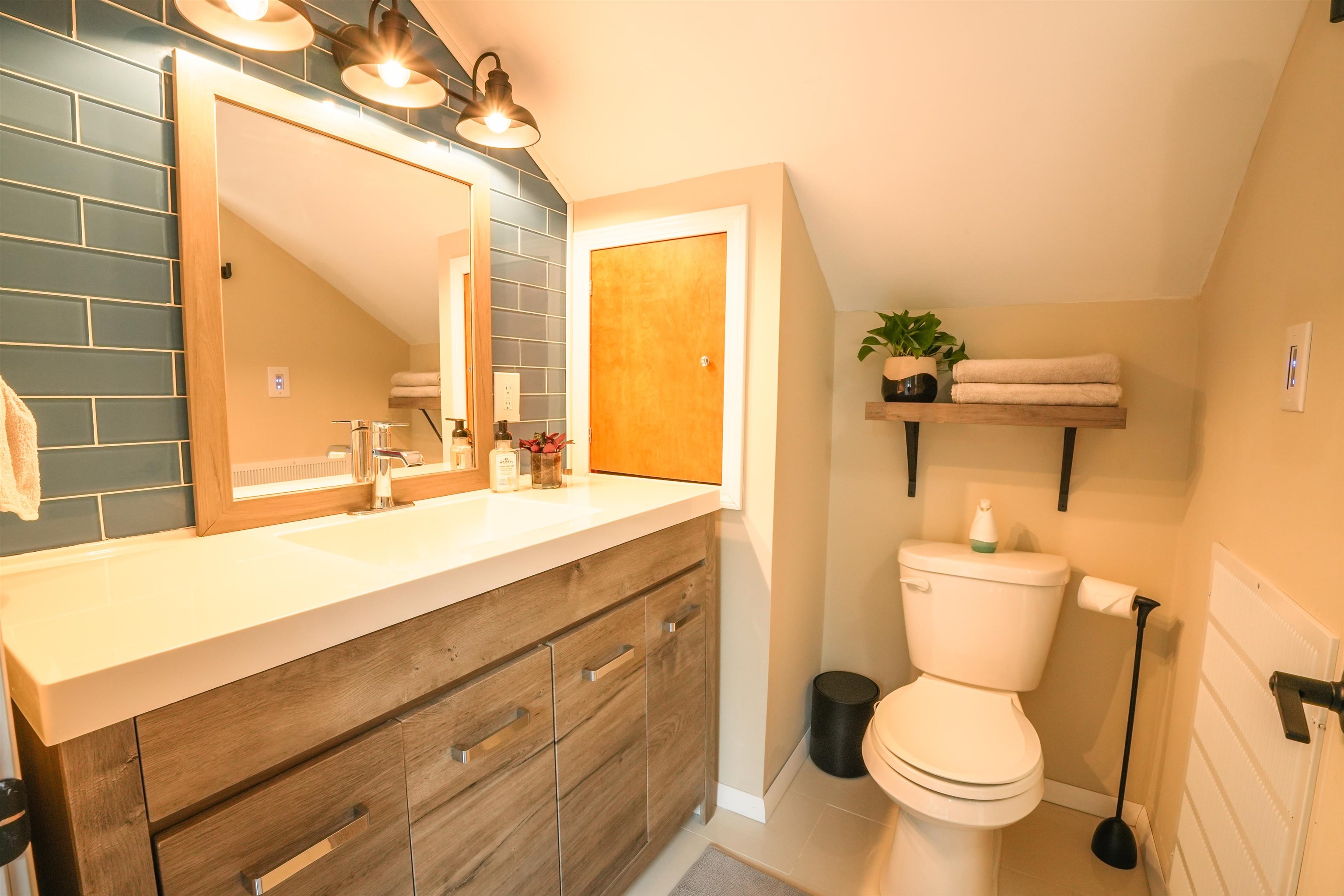 Nashua, New Hampshire 03060, United States, 3 Bedrooms Bedrooms, ,2 BathroomsBathrooms,Residential,Active,149060