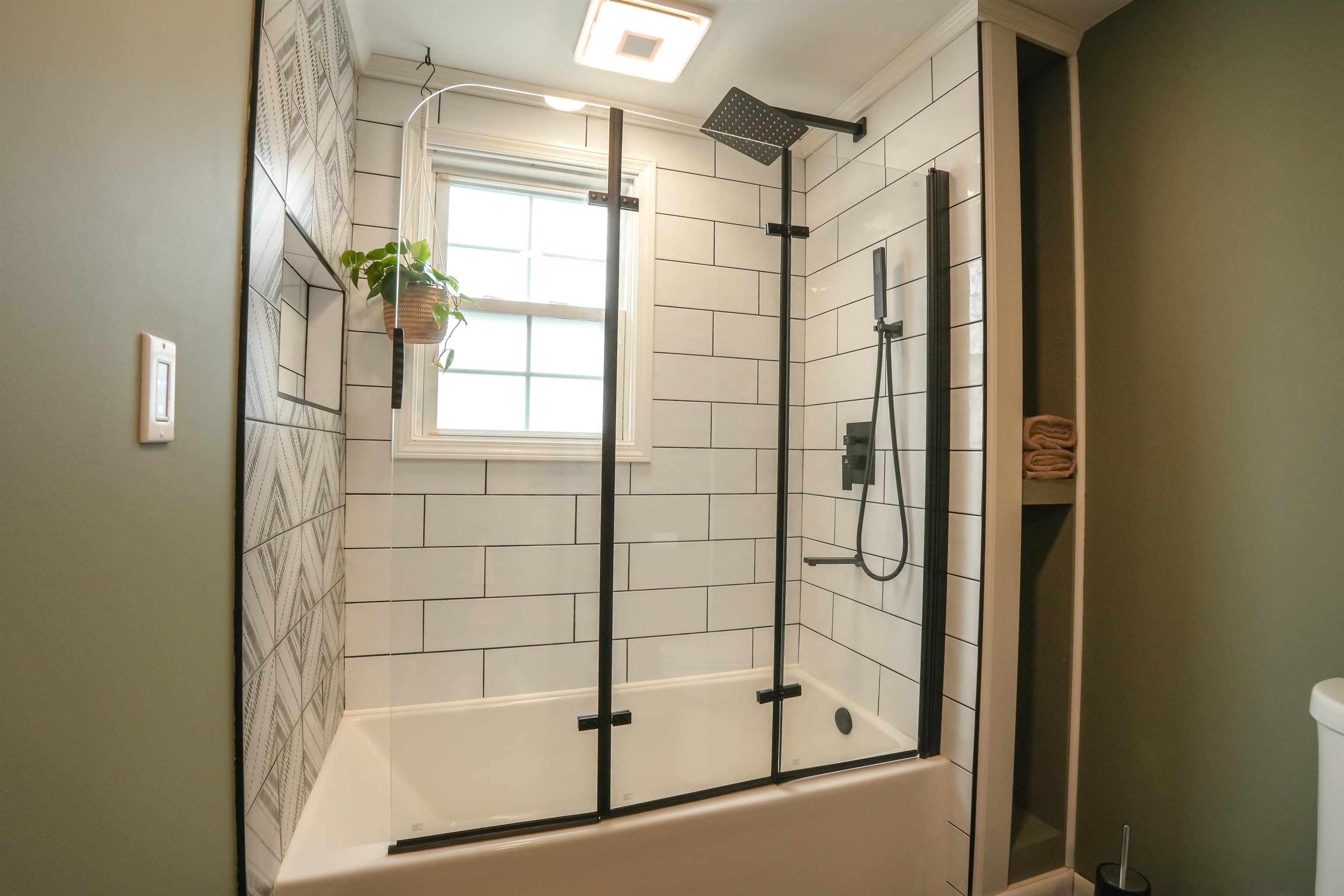 Nashua, New Hampshire 03060, United States, 3 Bedrooms Bedrooms, ,2 BathroomsBathrooms,Residential,Active,149060