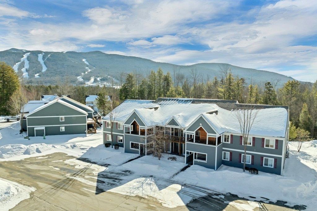 Photo of 13 White Oak Lane #3, Lincoln, NH 03251 (MLS # 5080584)