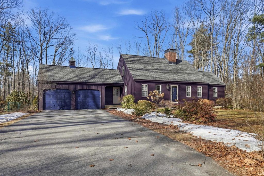 Photo of 2 Steppingstone Road, Bedford, NH 03110 (MLS # 5079835)