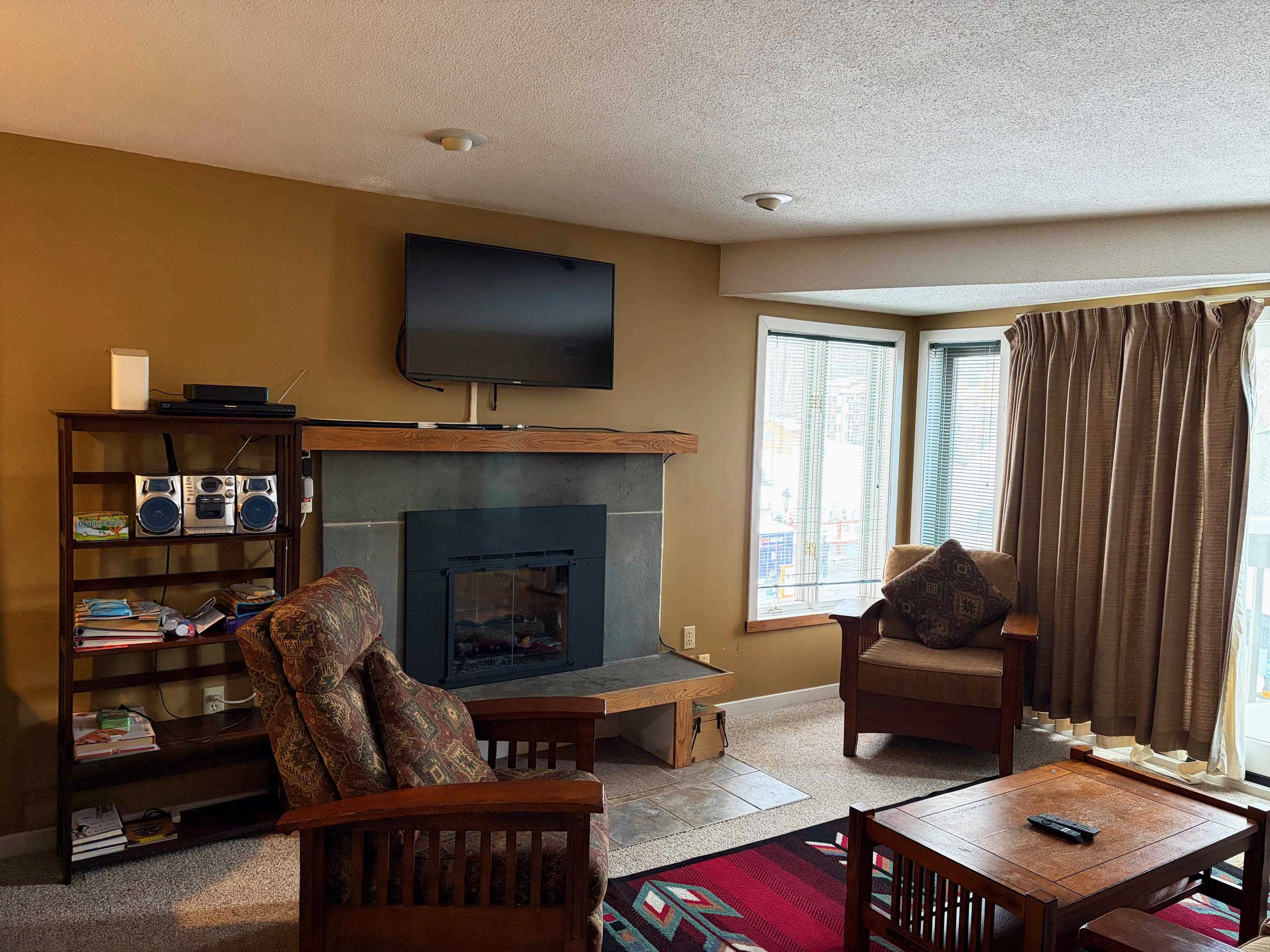 350 Mountain Road B303