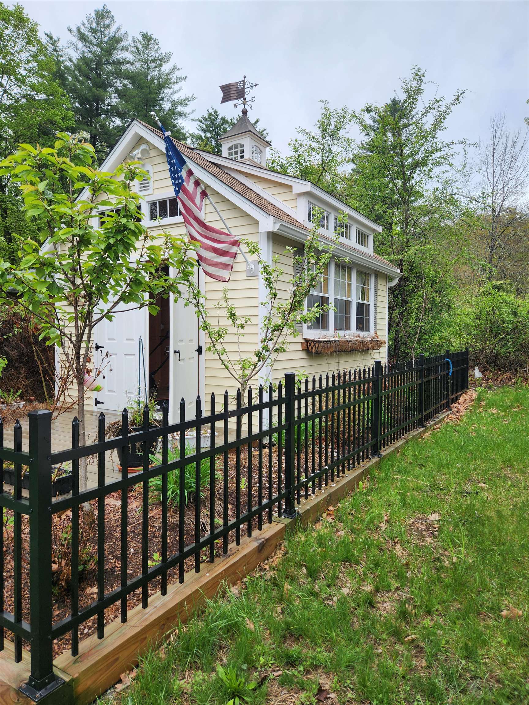 5 Woodbury Street
