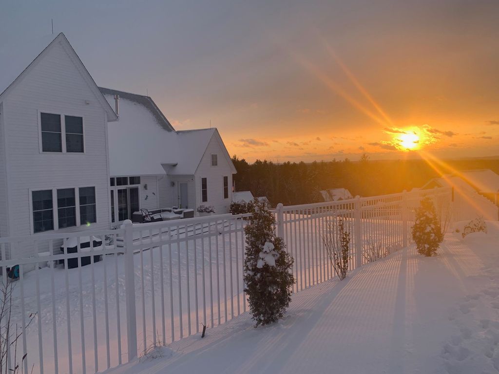 Photo of 2 Nettie Way, Londonderry, NH 03053 (MLS # 5076388)