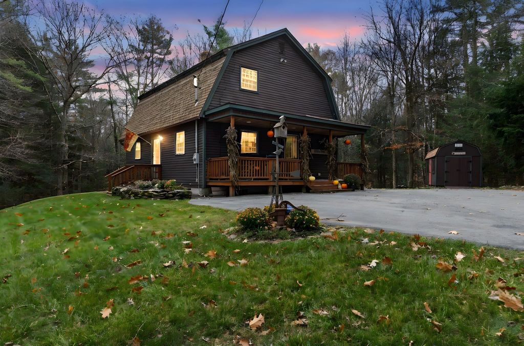 Photo of 272 Walnut Street, Rochester, NH 03867 (MLS # 5069541)