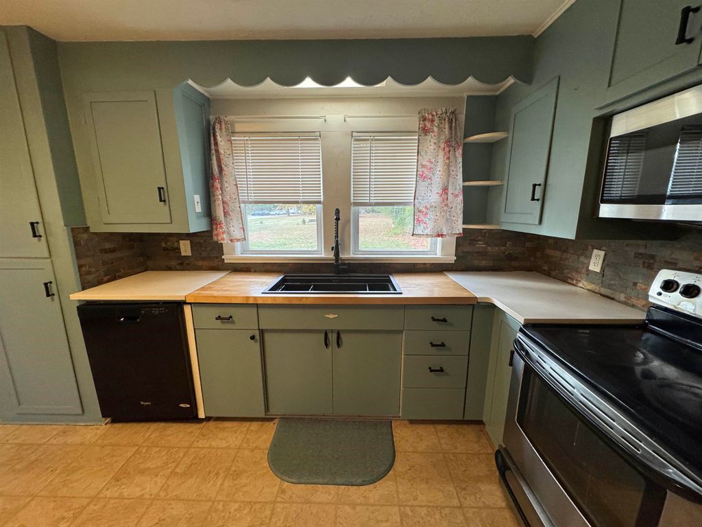 Photo of 3360 Lafayette Road, Portsmouth, NH 03801 (MLS # 5064832)