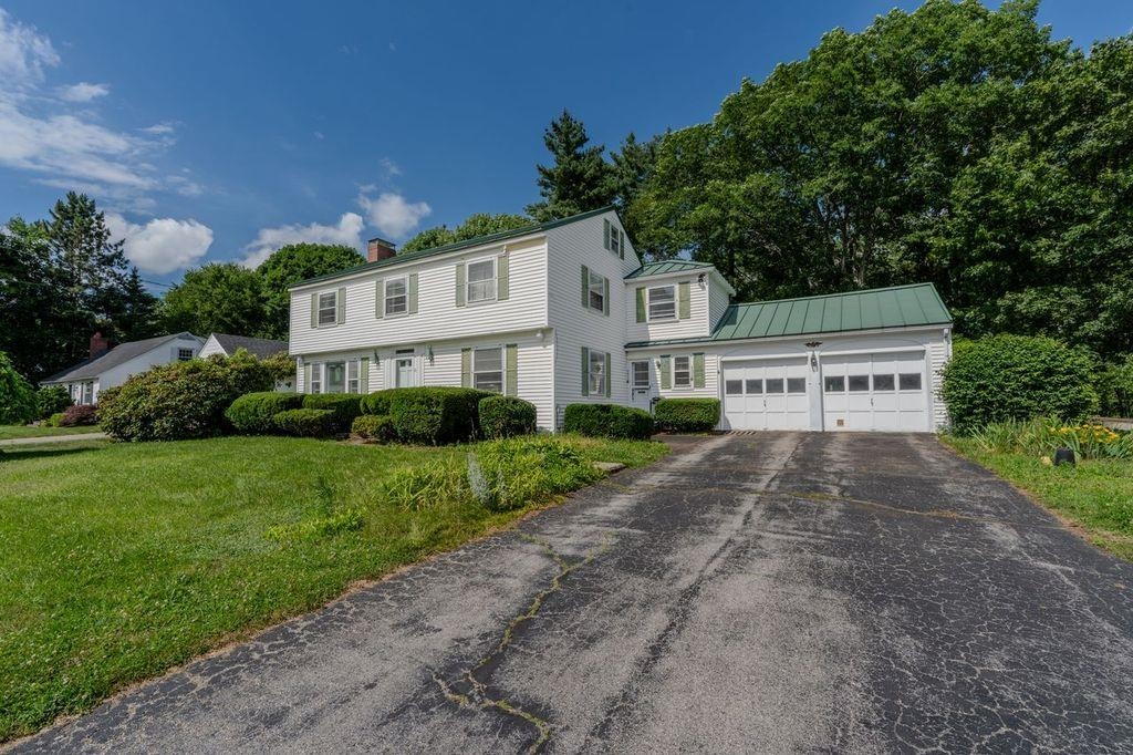 12 Longmeadow Road