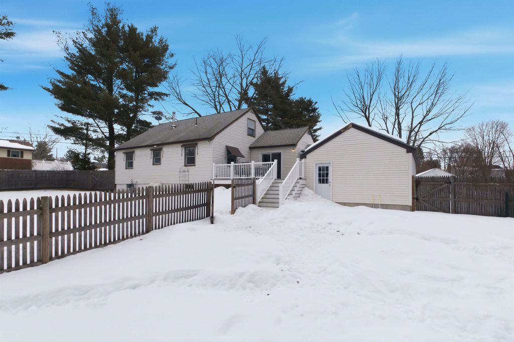 Photo of 1 Lorraine Street, Hudson, NH 03051 (MLS # 5077286)
