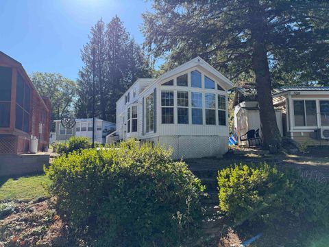 24 Dock Road 18 Gilford NH 03249