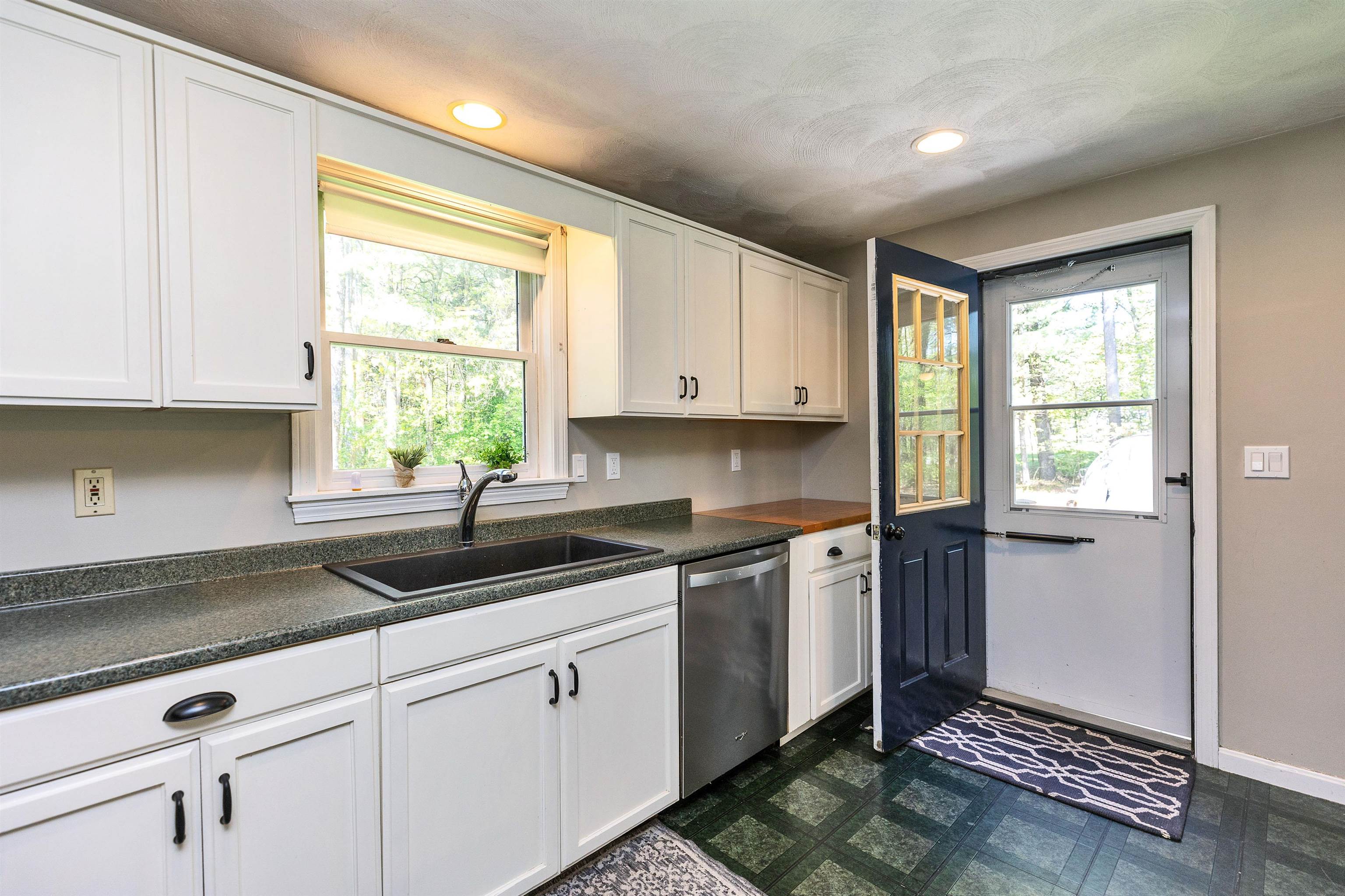 3 Pondview Drive
