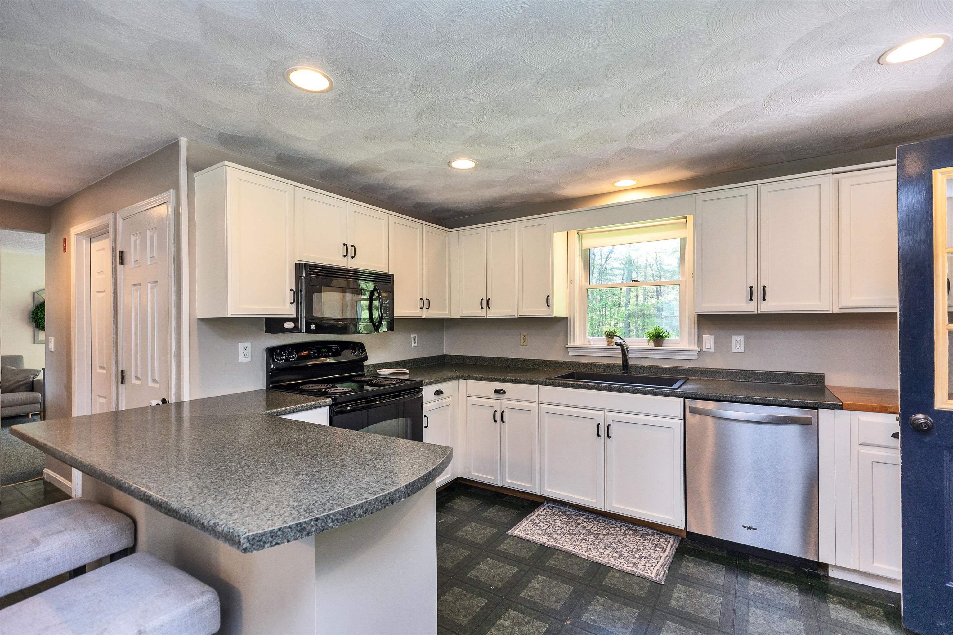 3 Pondview Drive