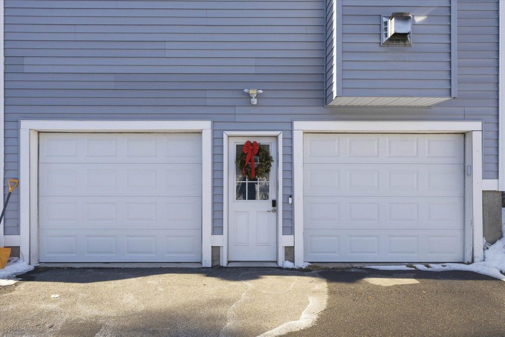 Photo of 7 Boulder Court, Raymond, NH 03077 (MLS # 5076065)