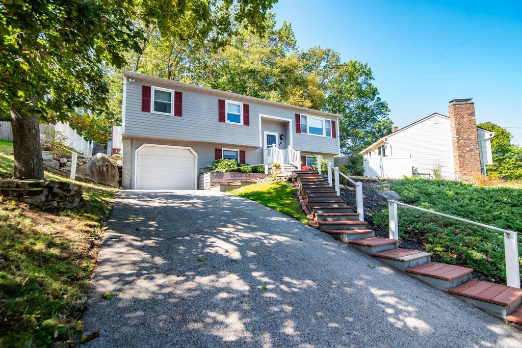 Photo of 62 Jonathan Lane, Manchester, NH 03104 (MLS # 5064137)