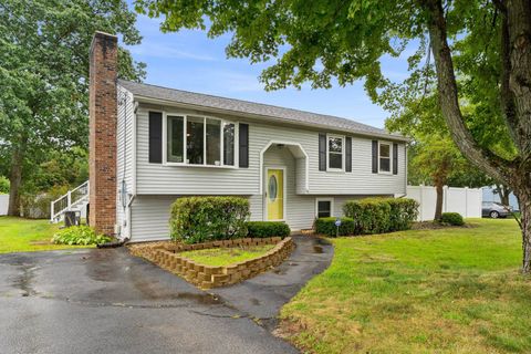 Photo of 13 Blackstone Street, Hudson, NH 03051 (MLS # 5057787) Photo of 13 Blackstone Street, Hudson, NH 03051 (MLS # 5057787)