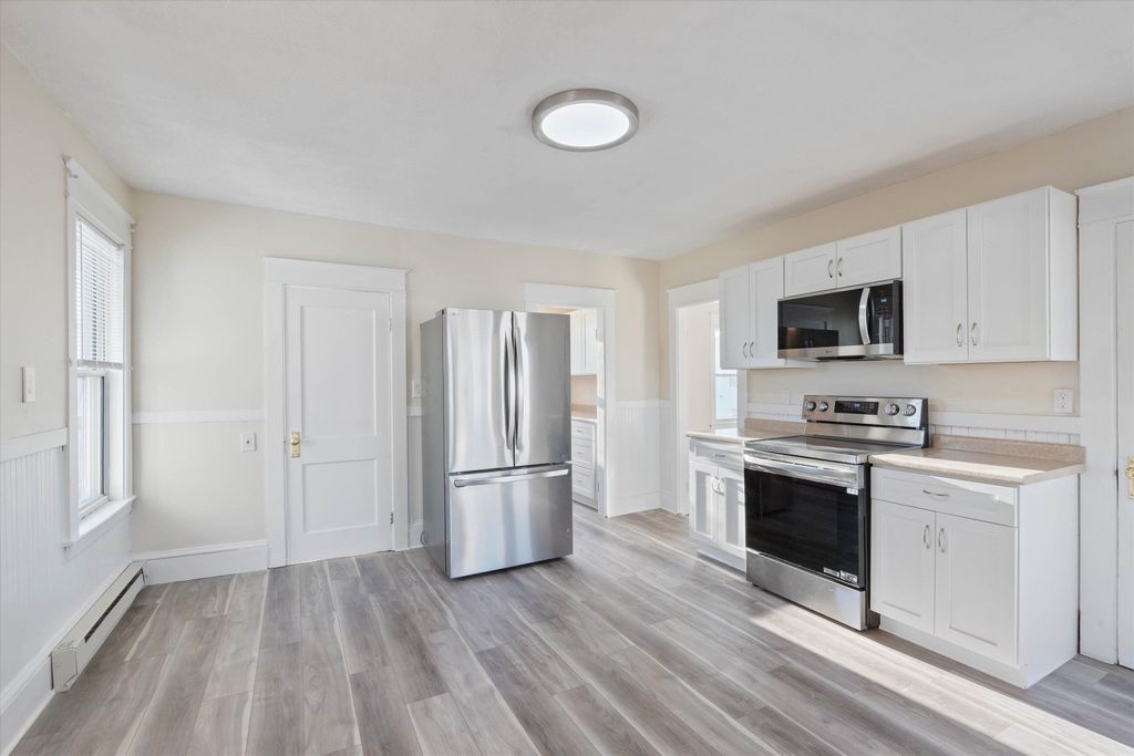 Photo of 462 Dubuque Street #3, Manchester, NH 03102 (MLS # 5064414)