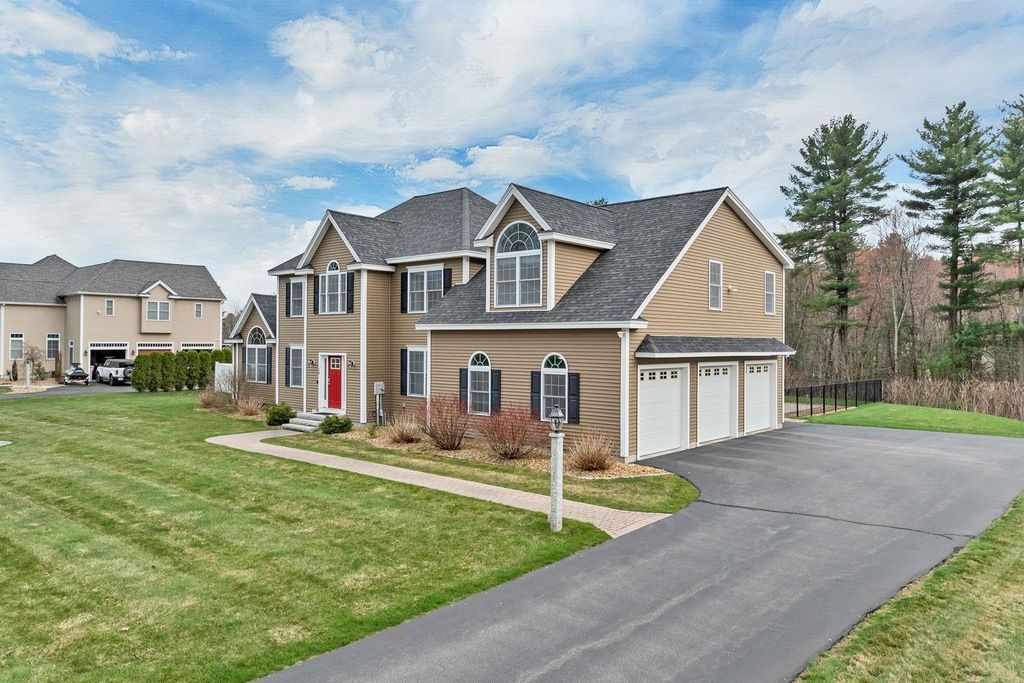 Photo of 26 Lamplighter Lane, Salem, NH 03079 (MLS # 5084210)