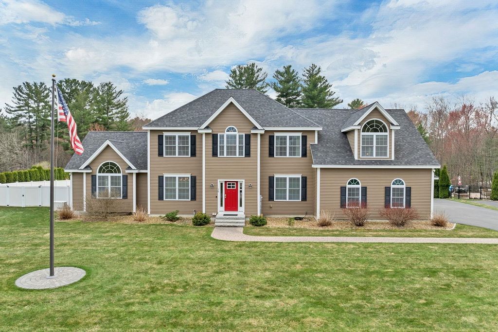 Photo of 26 Lamplighter Lane, Salem, NH 03079 (MLS # 5084210)