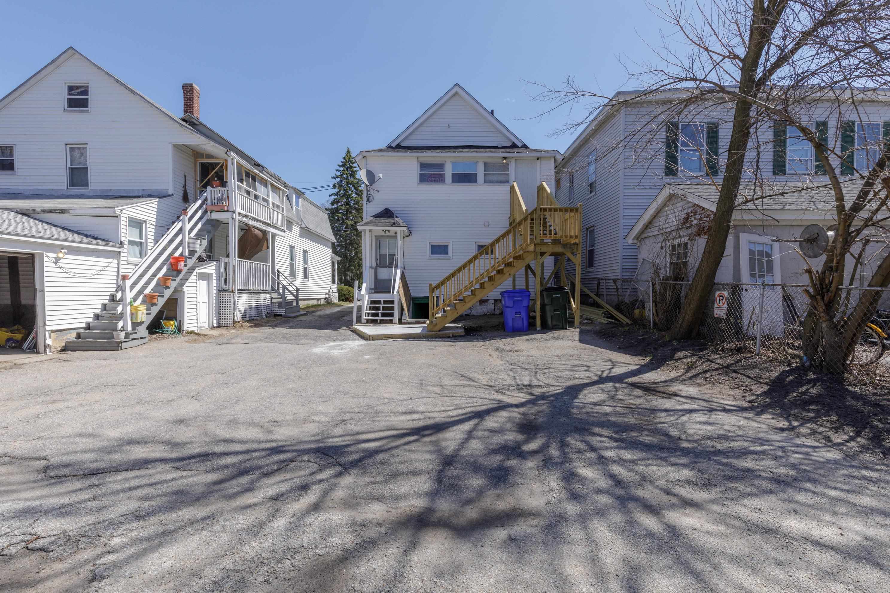 Manchester, New Hampshire 03103, United States, 3 Bedrooms Bedrooms, ,2 BathroomsBathrooms,Residential,Active,111799