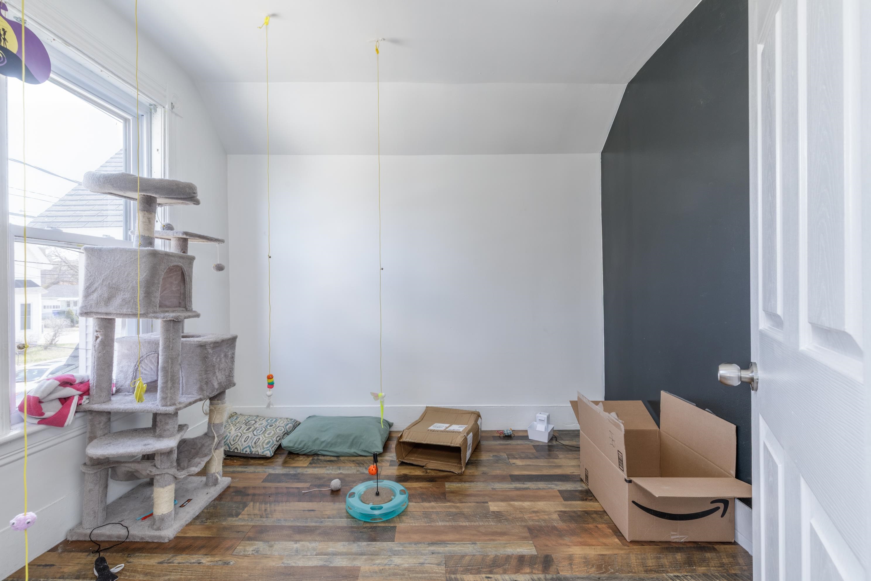 Manchester, New Hampshire 03103, United States, 3 Bedrooms Bedrooms, ,2 BathroomsBathrooms,Residential,Active,111799