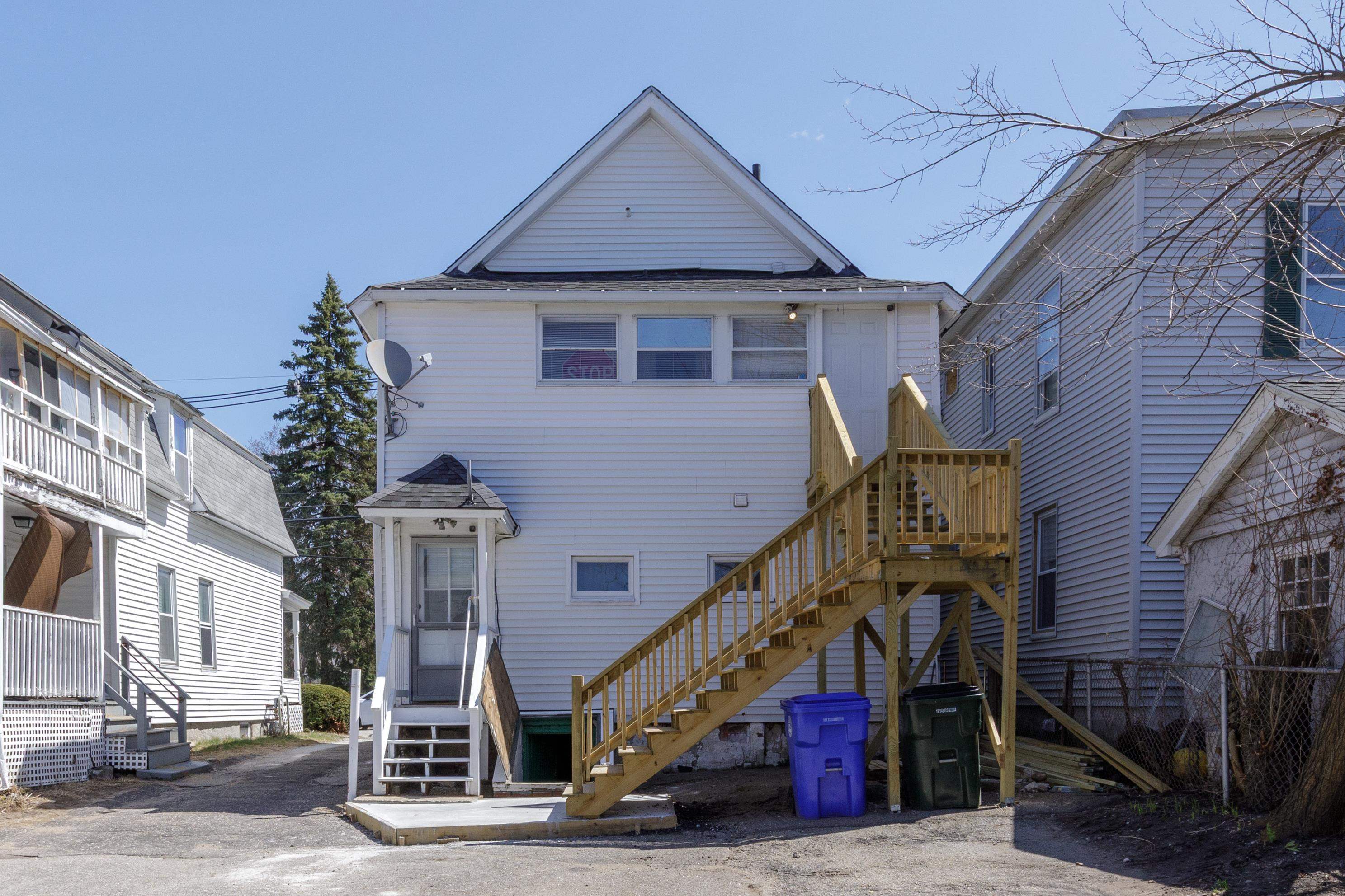 Manchester, New Hampshire 03103, United States, 3 Bedrooms Bedrooms, ,2 BathroomsBathrooms,Residential,Active,111799