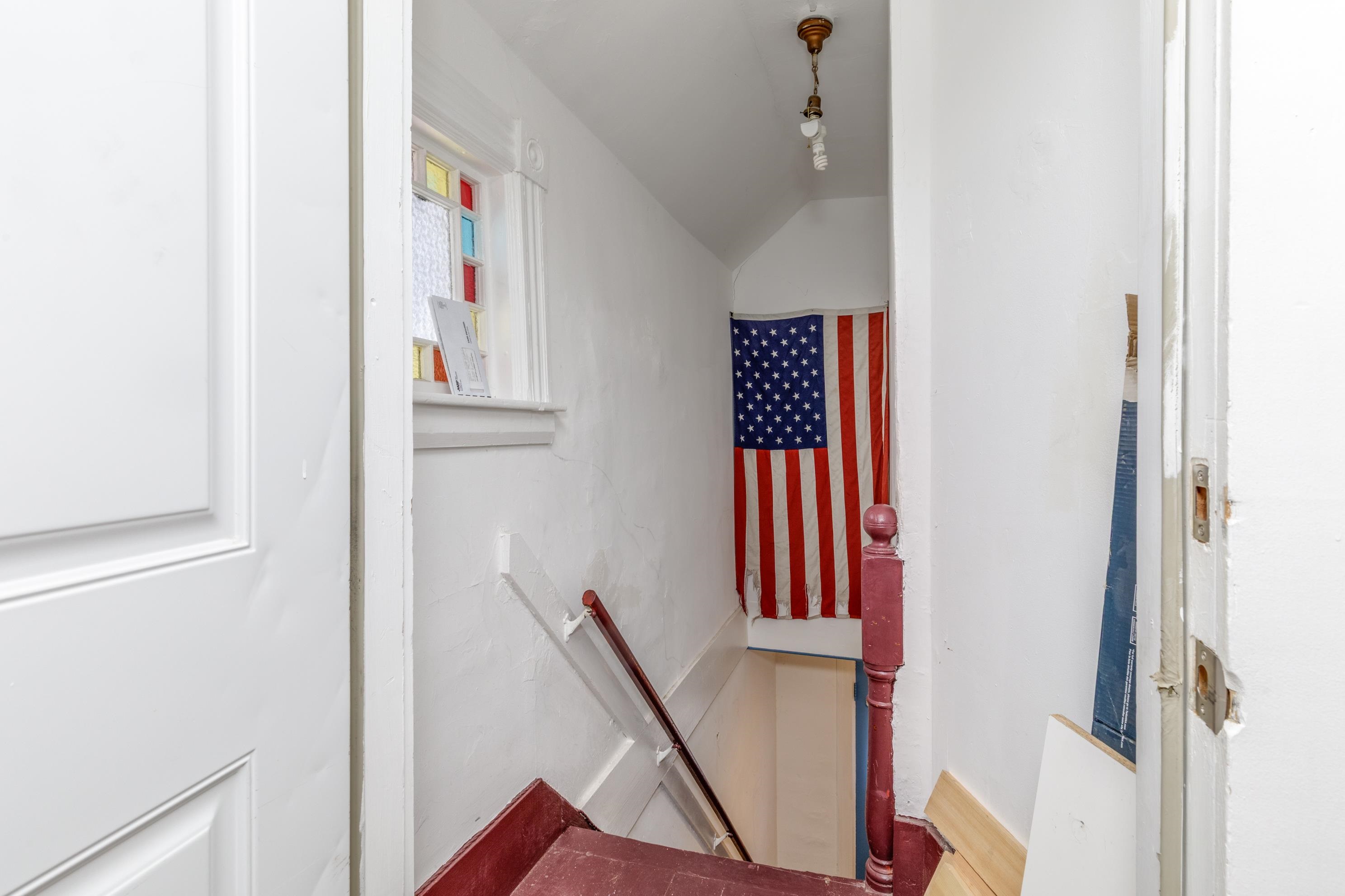 Manchester, New Hampshire 03103, United States, 3 Bedrooms Bedrooms, ,2 BathroomsBathrooms,Residential,Active,111799