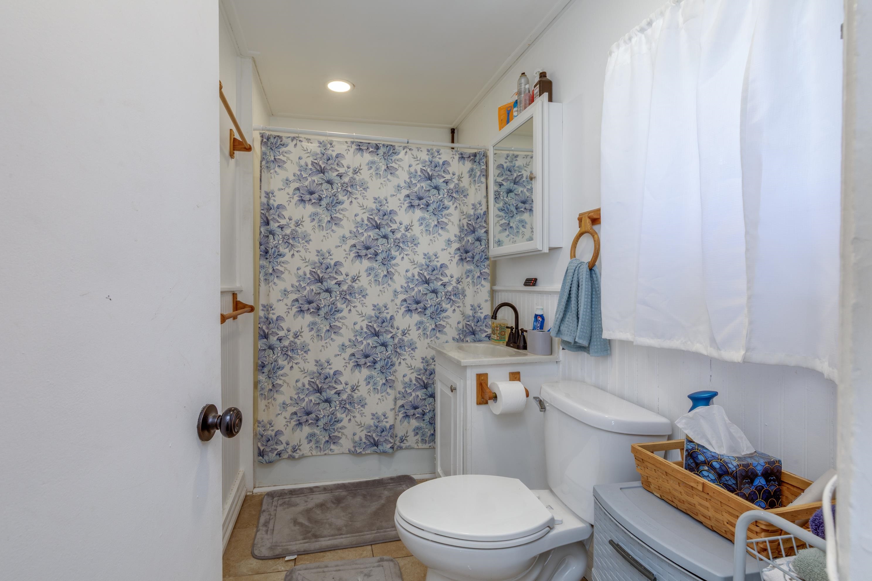 Manchester, New Hampshire 03103, United States, 3 Bedrooms Bedrooms, ,2 BathroomsBathrooms,Residential,Active,111799