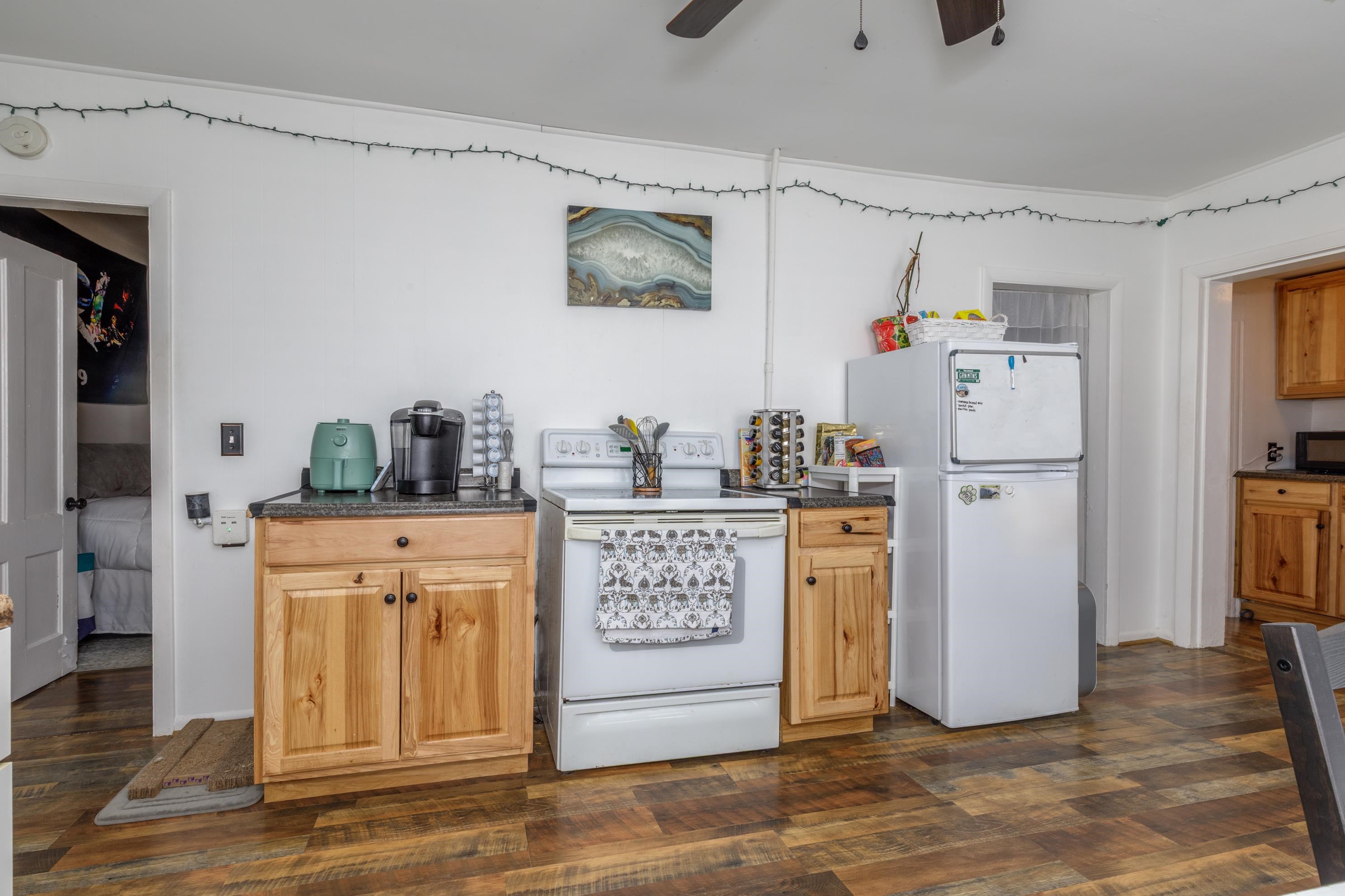 Manchester, New Hampshire 03103, United States, 3 Bedrooms Bedrooms, ,2 BathroomsBathrooms,Residential,Active,111799