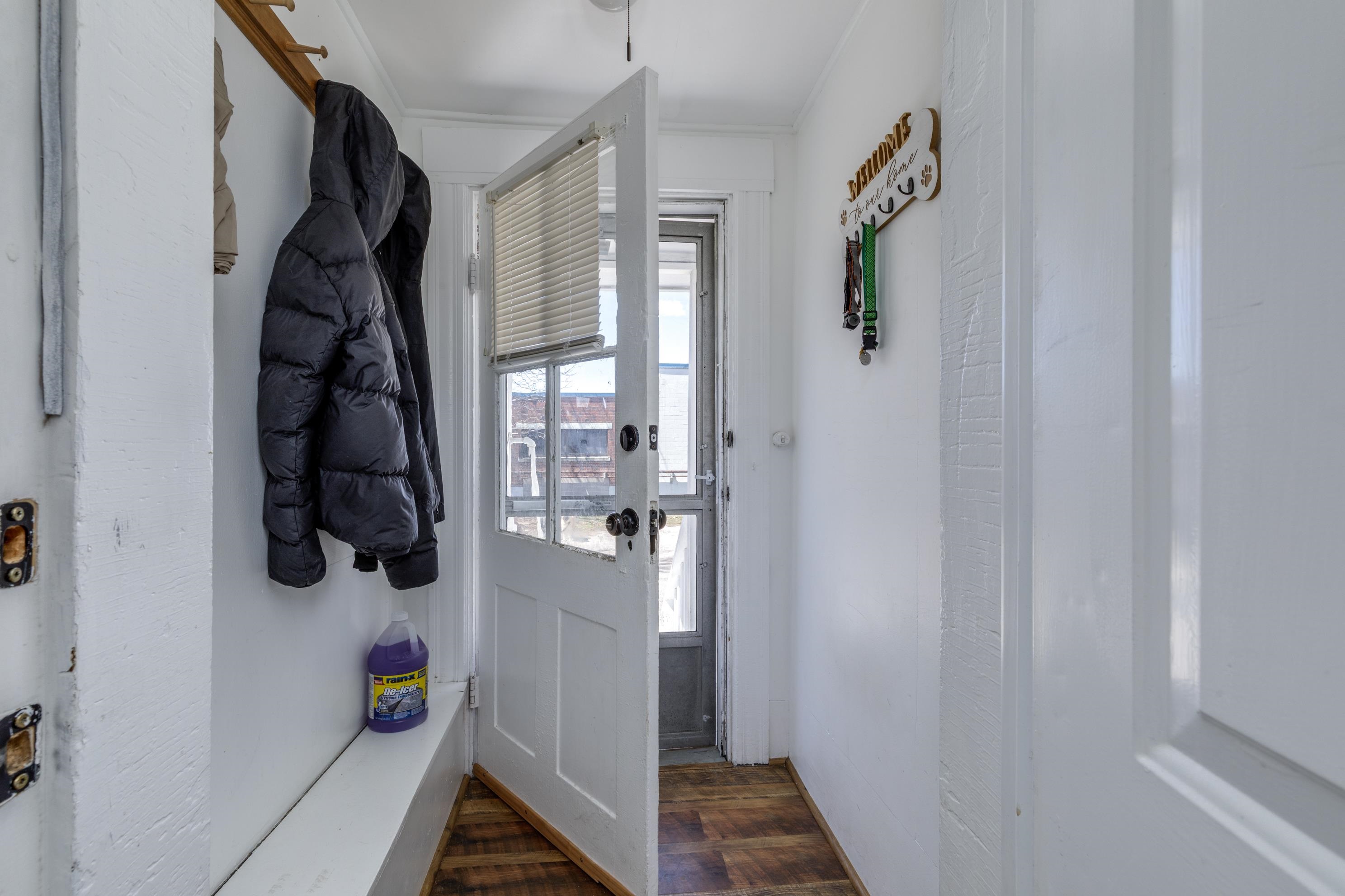 Manchester, New Hampshire 03103, United States, 3 Bedrooms Bedrooms, ,2 BathroomsBathrooms,Residential,Active,111799