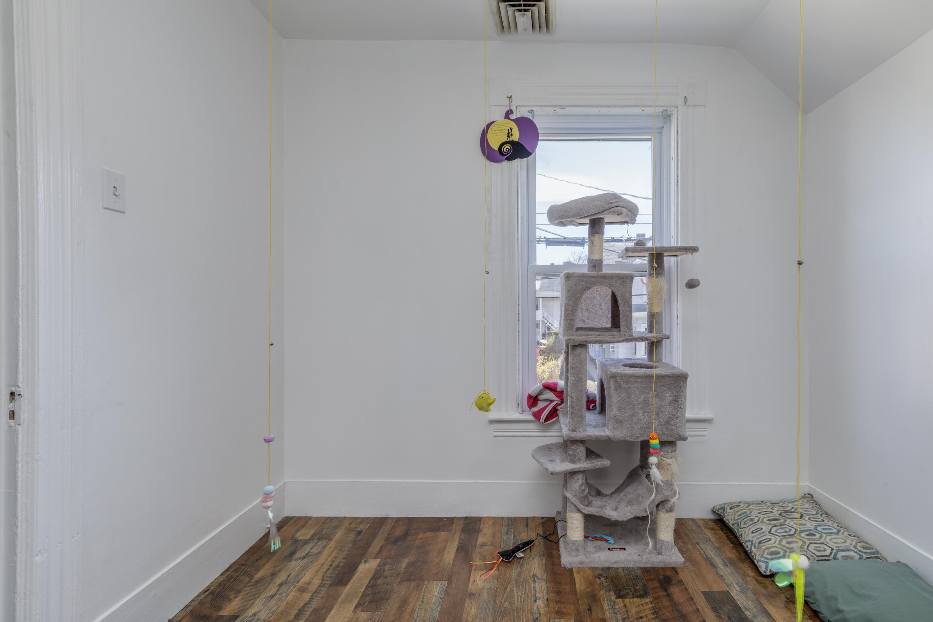 Manchester, New Hampshire 03103, United States, 3 Bedrooms Bedrooms, ,2 BathroomsBathrooms,Residential,Active,111799