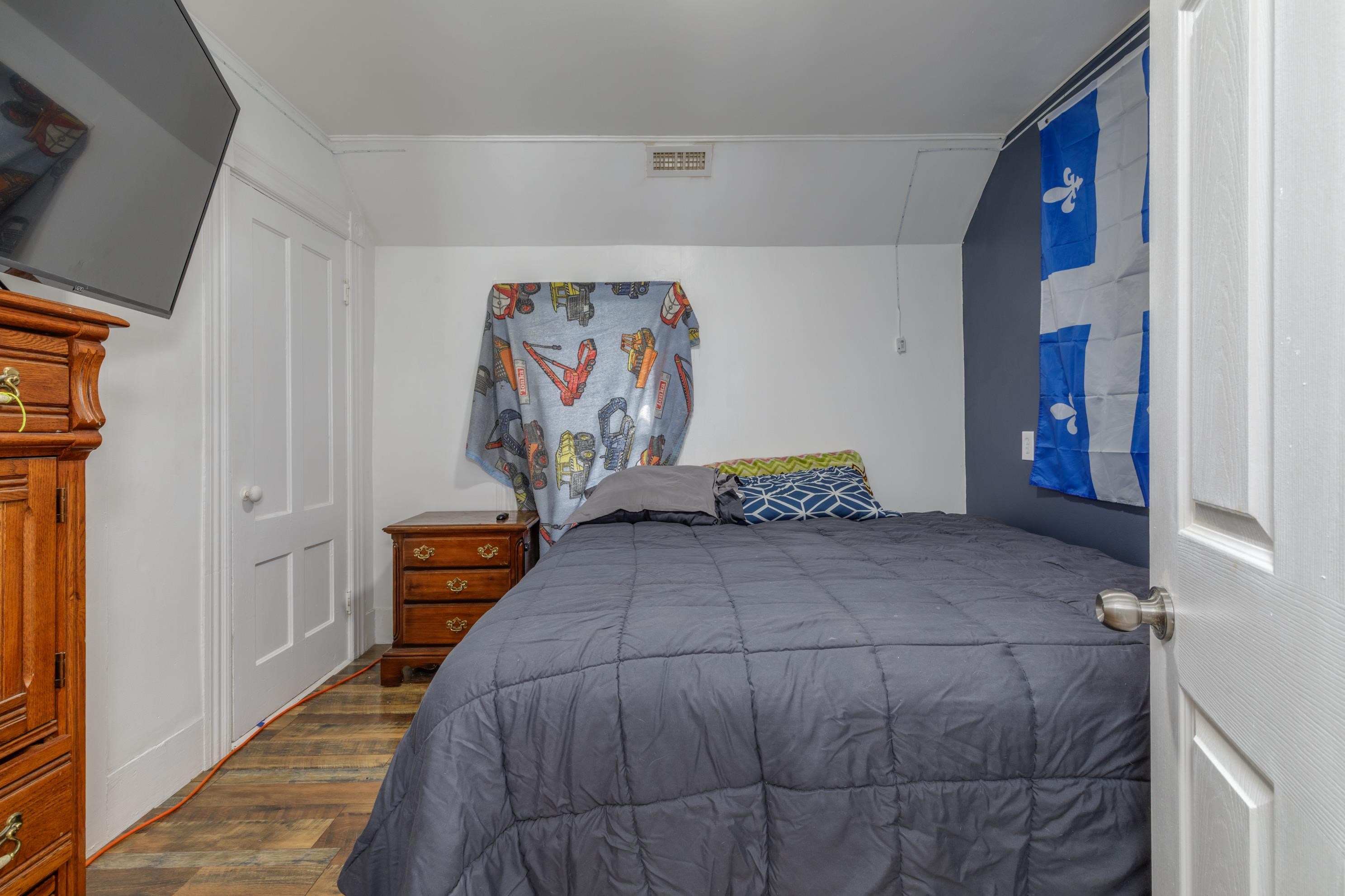 Manchester, New Hampshire 03103, United States, 3 Bedrooms Bedrooms, ,2 BathroomsBathrooms,Residential,Active,111799