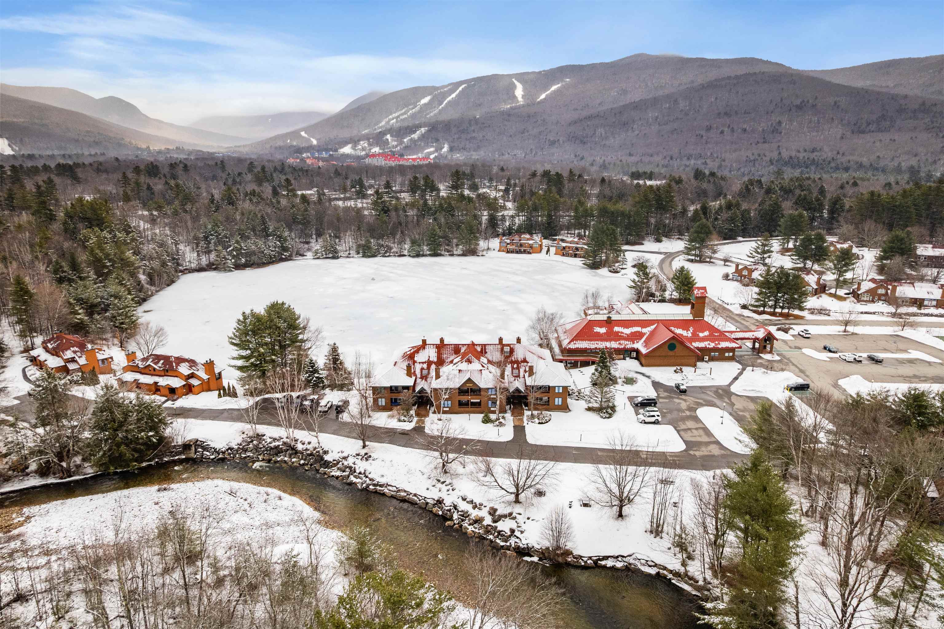 10 Lakeside W Drive 53