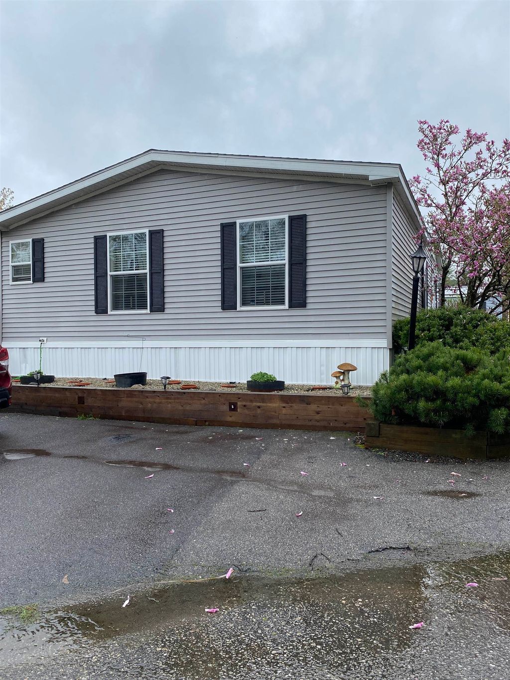 Photo of 7 Sir Lancelot Drive, Exeter, NH 03833 (MLS # 5089369)
