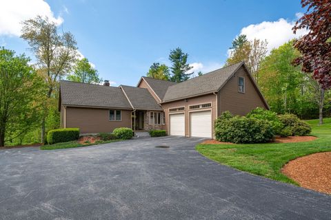 25 Golden Gate Drive Hooksett NH 03106