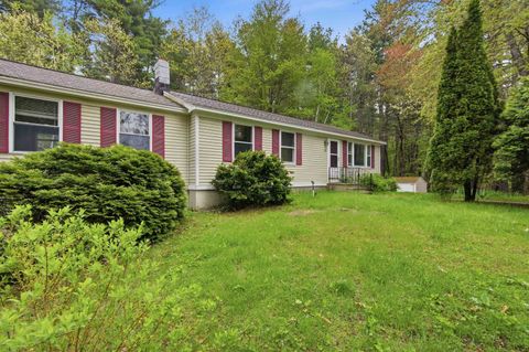 Photo of 34 West Road, Londonderry, NH 03053 (MLS # 5089019)