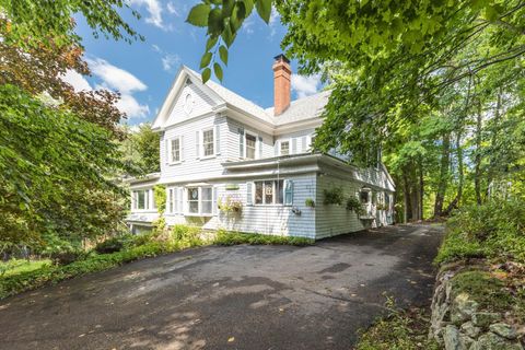 22 Courtyard Circle Alton NH 03810